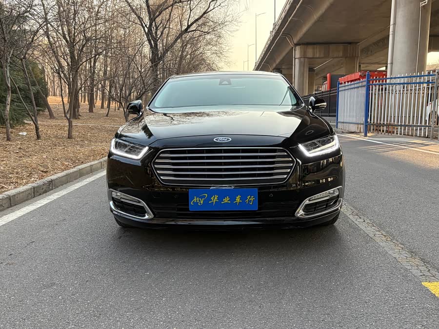 Ford Taurus 2018 car image #3