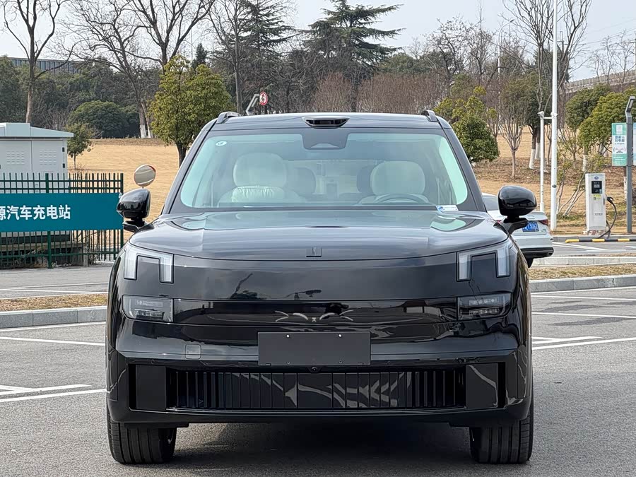 Lynk & Co 900 2025 car image #3