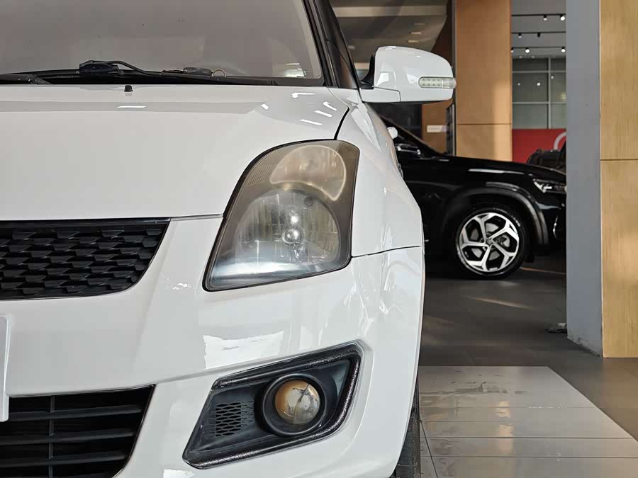 Suzuki Swift 2016 car image #3