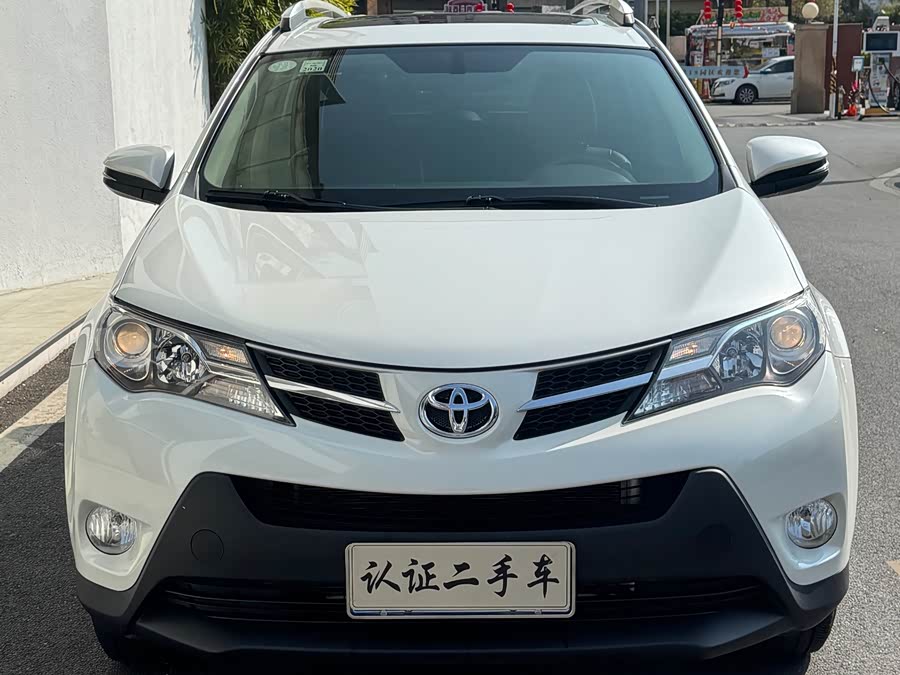 Toyota RAV4 2015 car image #3