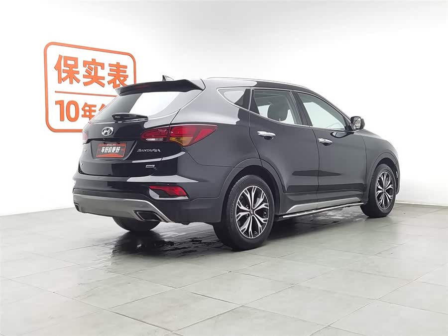 Hyundai Santa Fe 2017 car image #3
