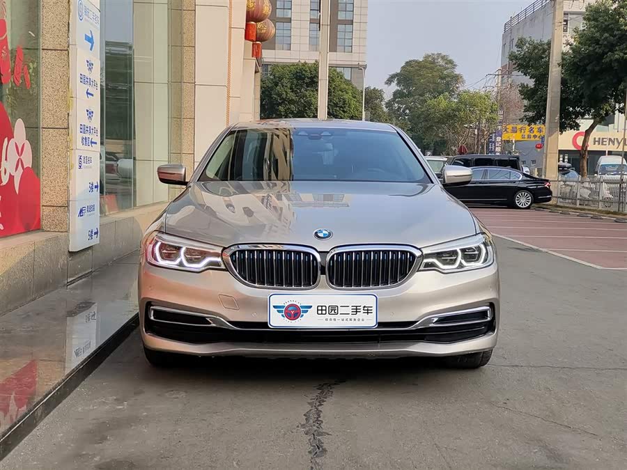 BMW 5 Series New Energy 2019 car image #3