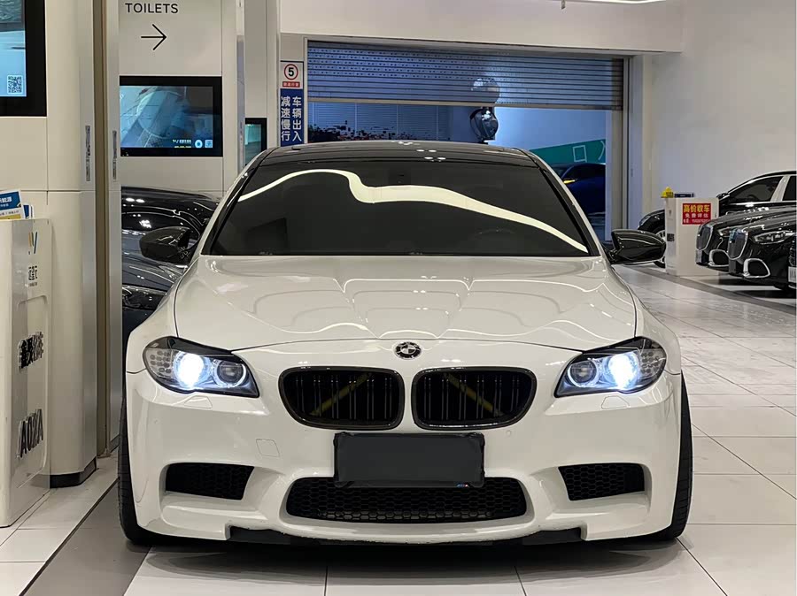 BMW M5 2014 car image #3