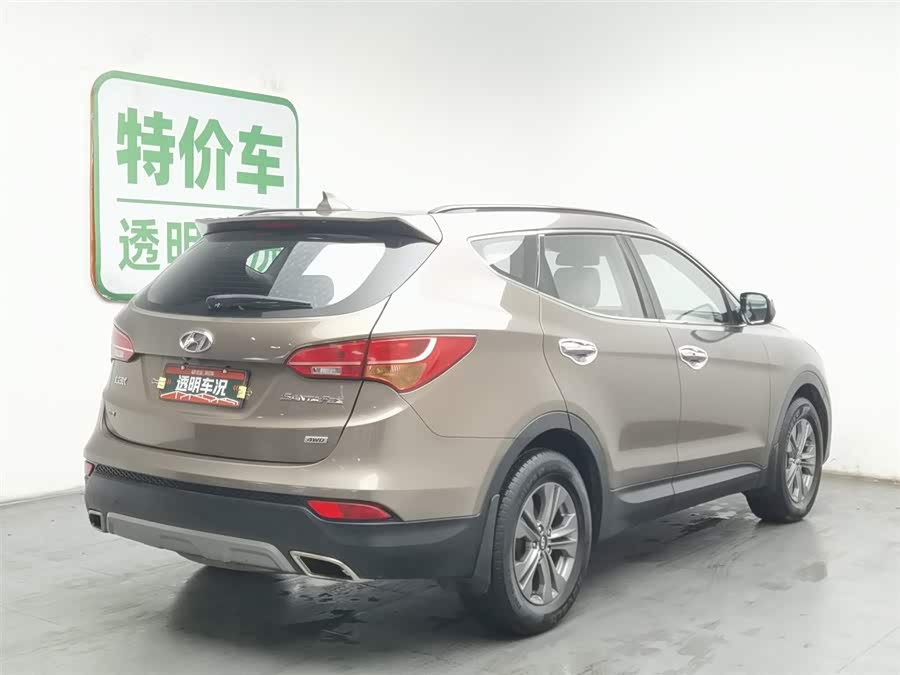 Hyundai Santa Fe 2014 car image #3