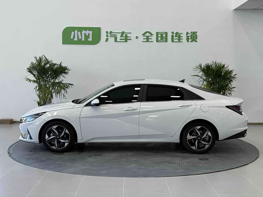 Hyundai Elantra 2023 car image #3