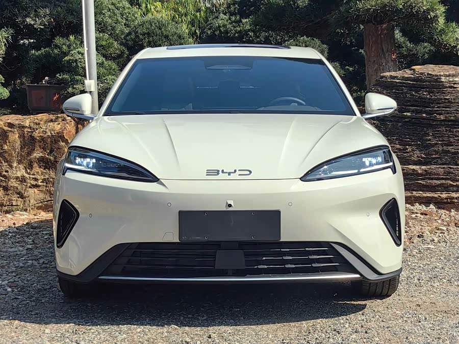 BYD Seal 07 DM-i 2025 immagine di auto #3