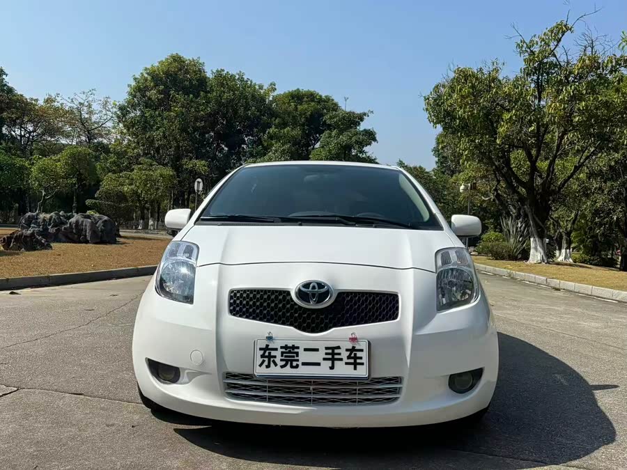 Toyota Yaris 2010 imagem de carro #3