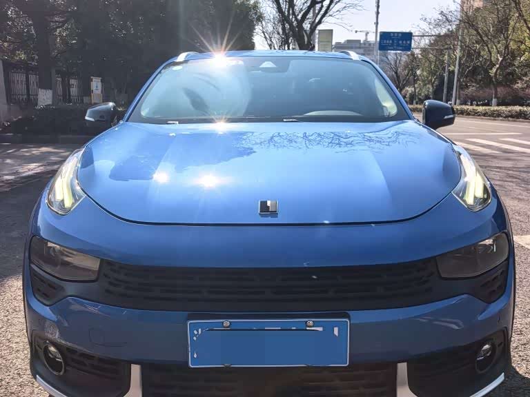 Lynk & Co 02 2019 #3 Lynk & Co 02 2019 car image #3