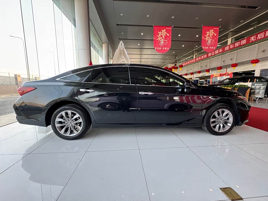 Toyota Avalon 2020 car image #3