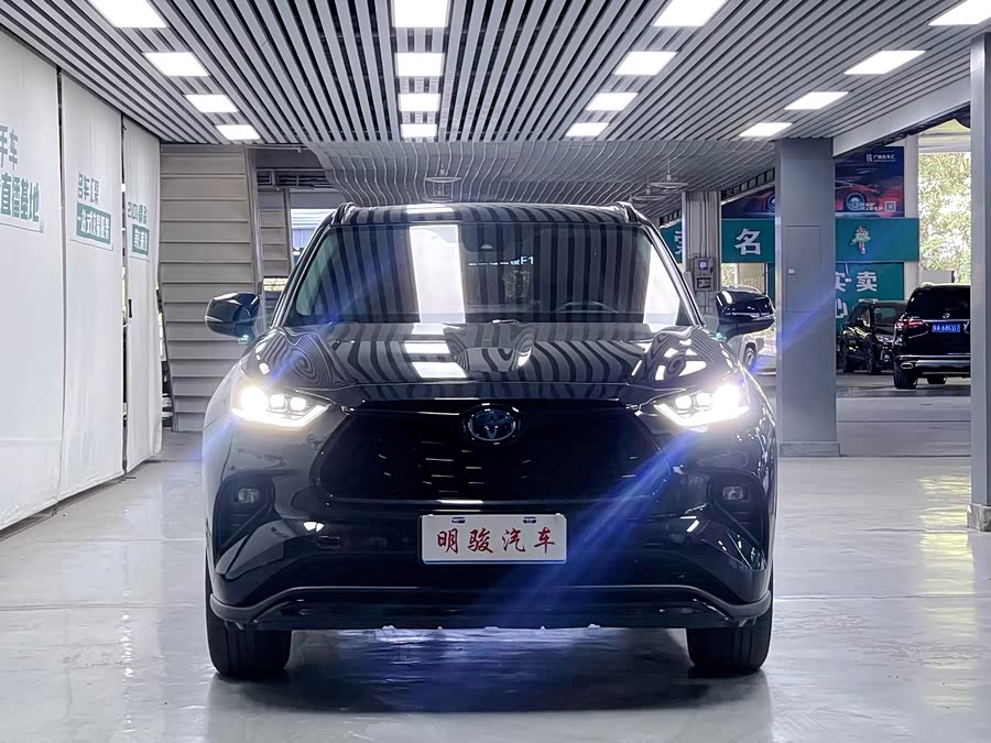 Toyota Highlander 2023 car image #3