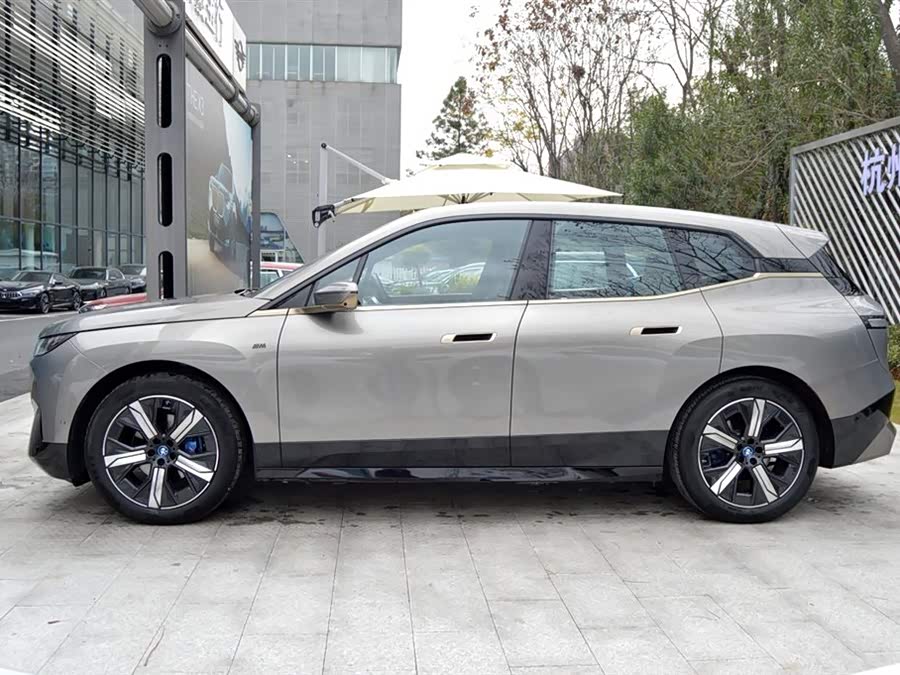 BMW iX M60 2023 #3 BMW iX M60 2023 car image #3