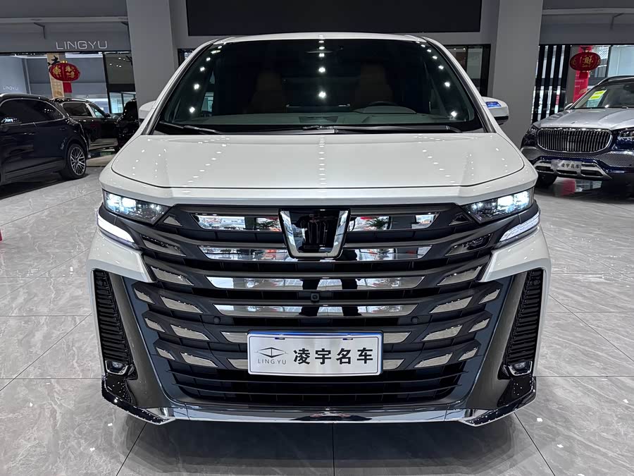Toyota Vellfire 2024 #3 Toyota Vellfire 2024 صورة سيارة #3