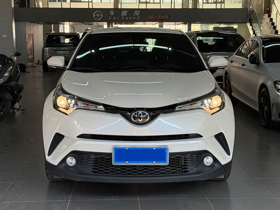 Toyota C-HR 2020 car image #3