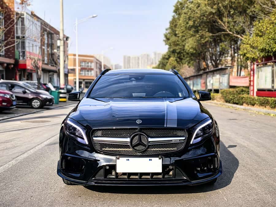 Mercedes-Benz GLA AMG 2018 car image #3