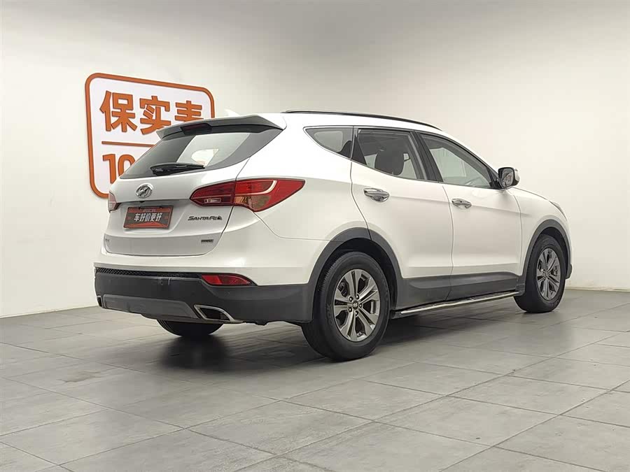 Hyundai Santa Fe 2016 car image #3