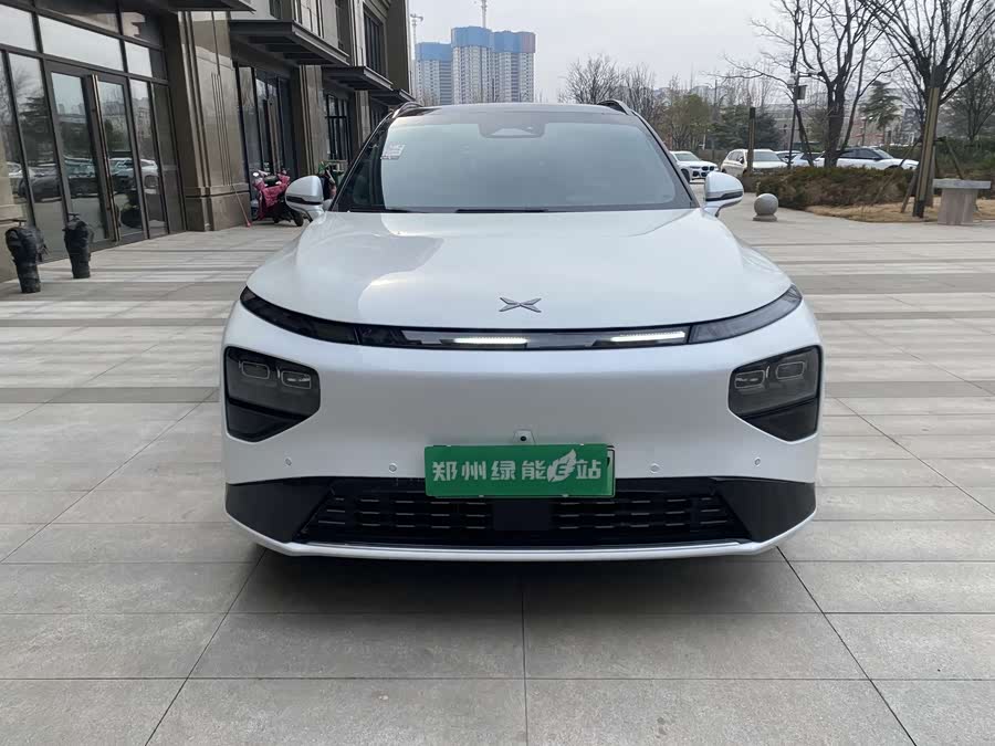 Xpeng G9 2025 car image #3