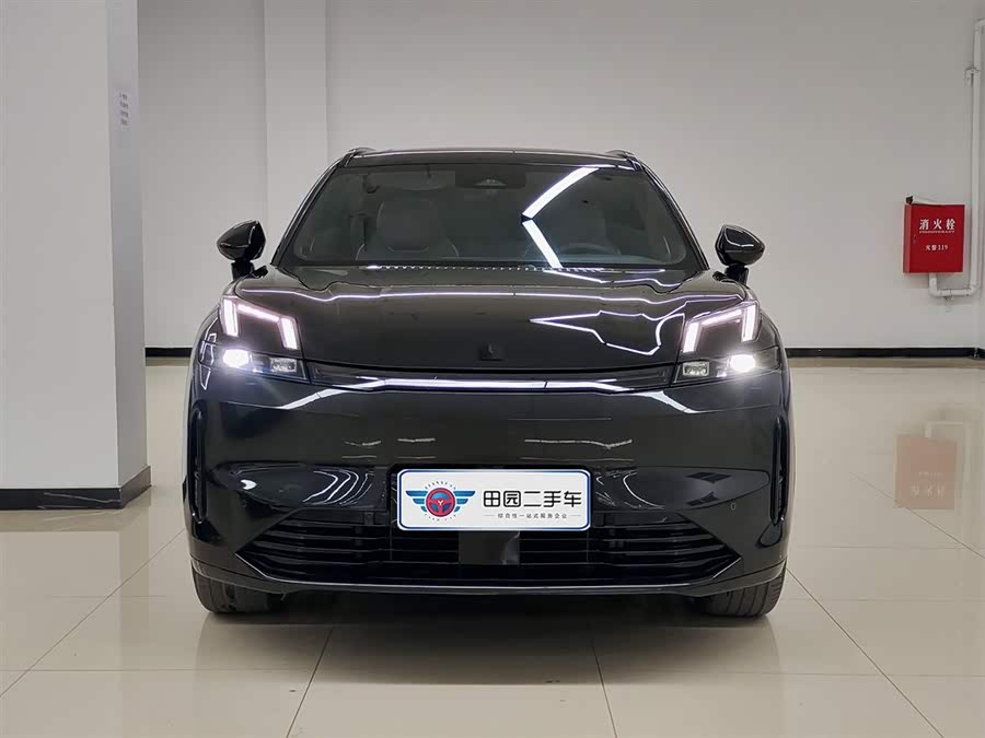 Lynk & Co 08 EM-P 2025 car image #3