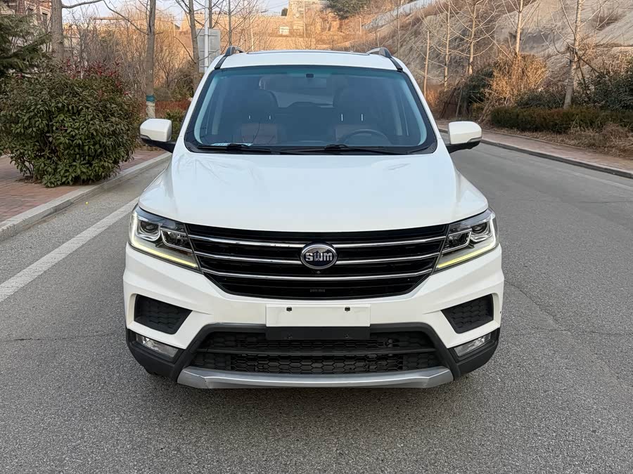 SWM斯威汽车 SWM斯威X3 2019 #3 SWM斯威汽车 SWM斯威X3 2019 汽车图片 #3