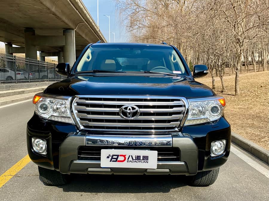 Toyota Land Cruiser 2015 #3 Toyota Land Cruiser 2015 car image #3