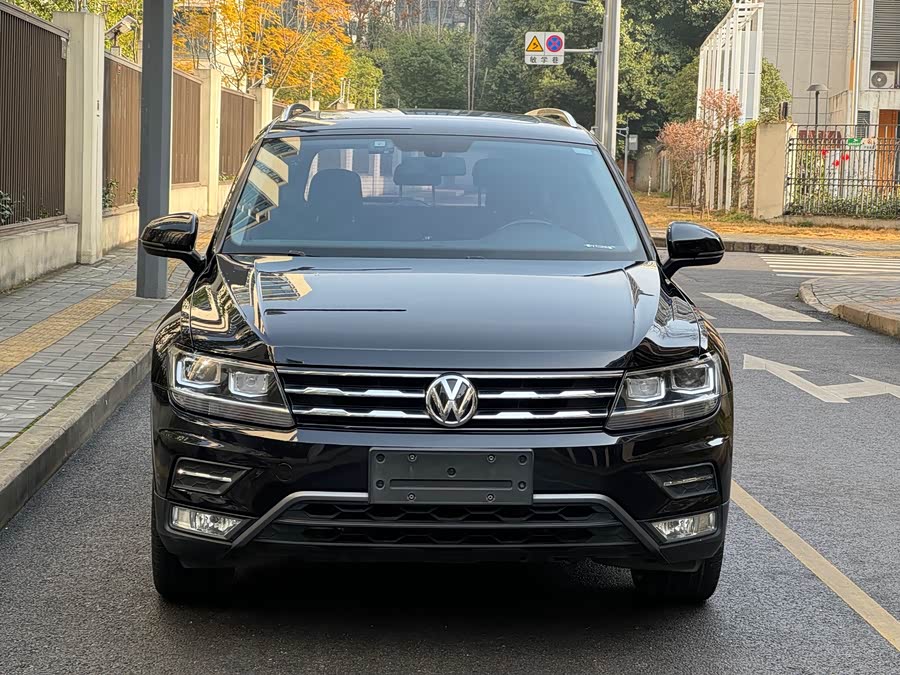 Volkswagen Tiguan L 2019 #3 Volkswagen Tiguan L 2019 car image #3