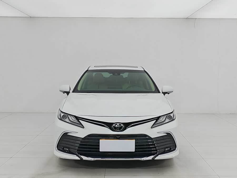 Toyota Camry 2023 immagine di auto #3
