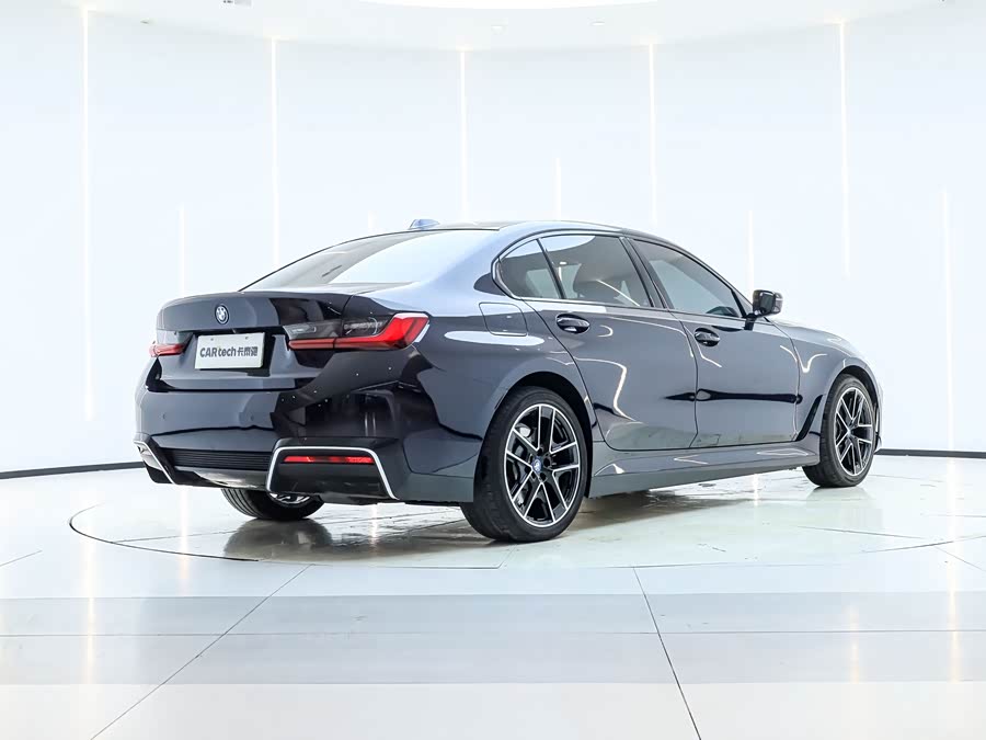 BMW i3 2023 immagine di auto #3