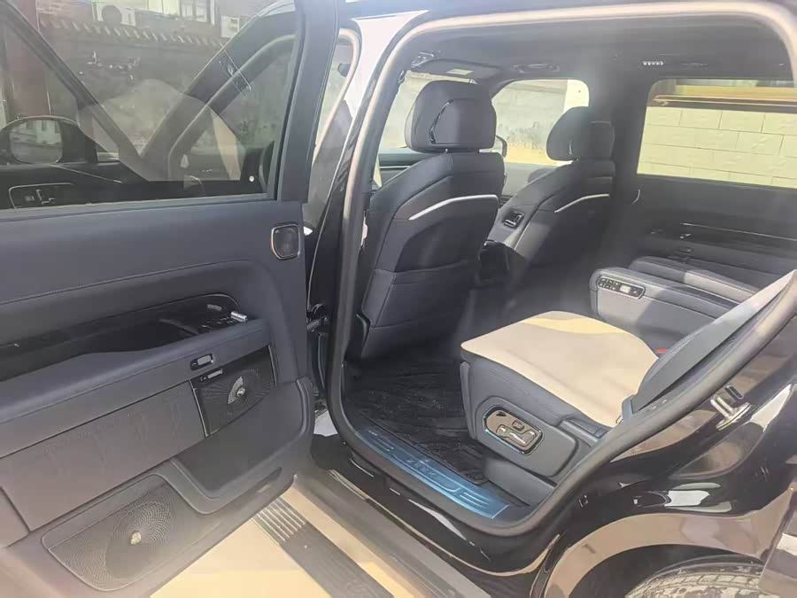 Zeekr 9X 2025 car image #3