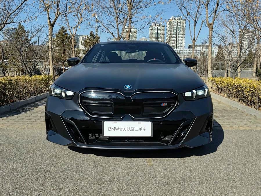 BMW i5 M60 car image #3