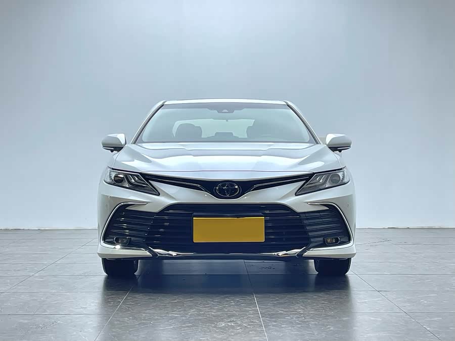 Toyota Camry 2023 car image #3