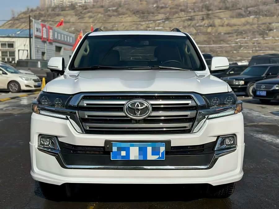 Toyota Land Cruiser 2011 car image #3