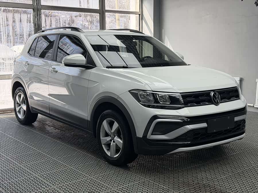 Volkswagen T-Cross 2022 car image #3