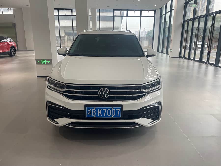 Volkswagen Tiguan L 2024 #3 Volkswagen Tiguan L 2024 car image #3