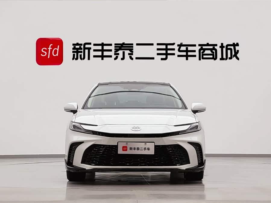 Toyota Camry 2025 صورة سيارة #3