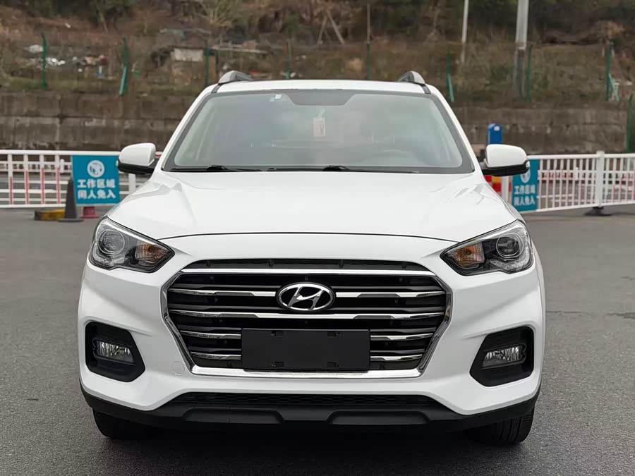 Hyundai ix35 2019 car image #3