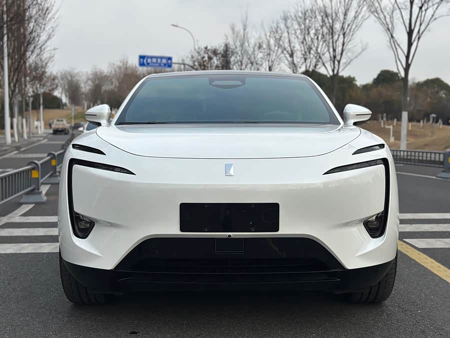 Avatr 11 2023 car image #3