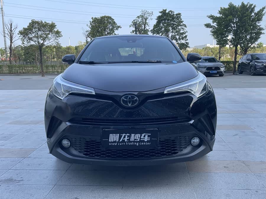 Toyota C-HR 2018 immagine di auto #3