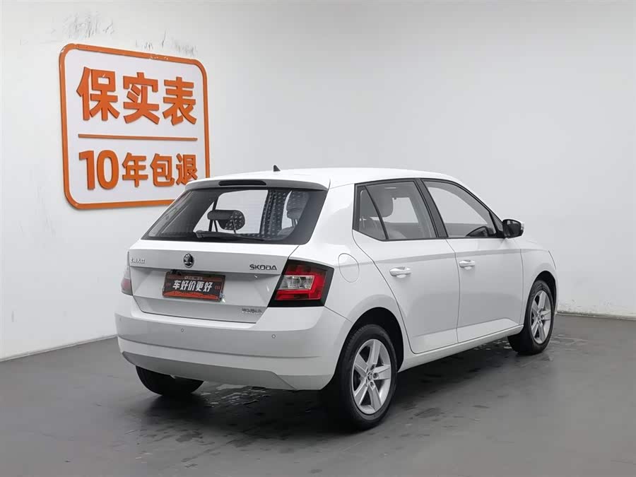 Skoda Fabia 2016 immagine di auto #3