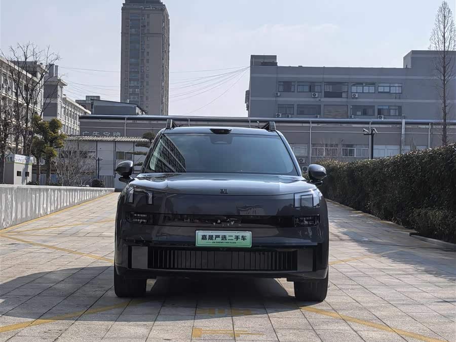 Lynk & Co 900 2025 car image #3