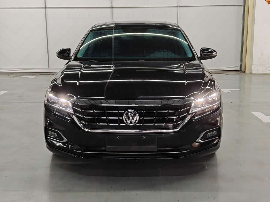 Volkswagen Passat 2019 immagine di auto #3