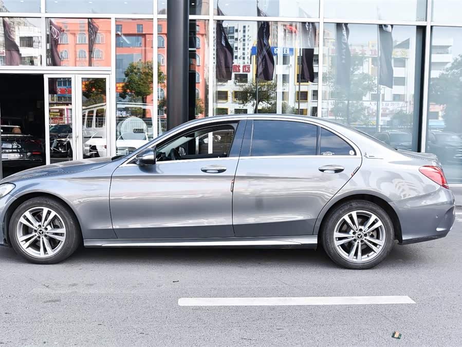Mercedes-Benz C Class 2018 car image #3
