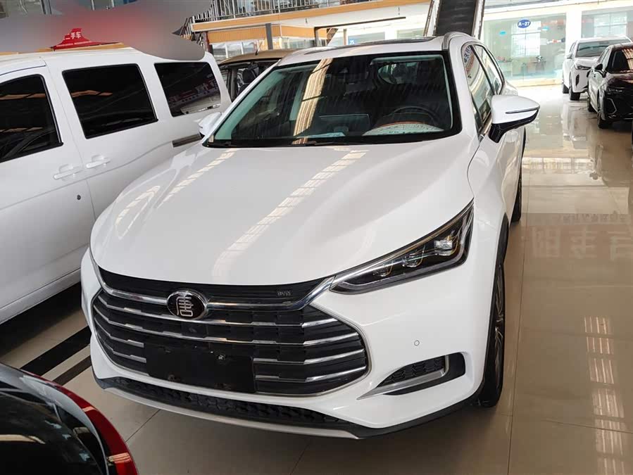 BYD Tang 2019 #3 BYD Tang 2019 car image #3