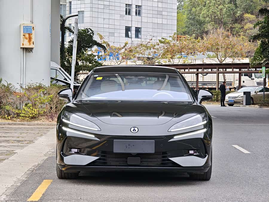 Denza Z9 2024 #3 Denza Z9 2024 car image #3