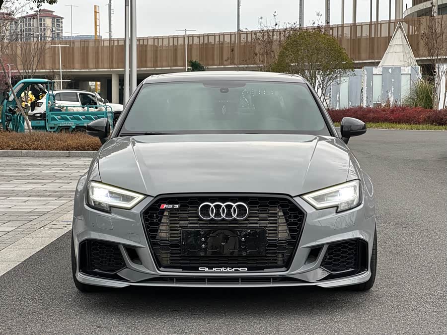 Audi RS 3 2018 immagine di auto #3