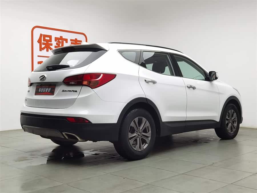 Hyundai Santa Fe 2014 car image #3