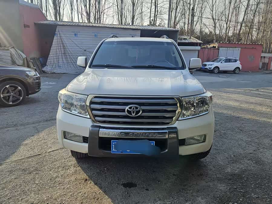 Toyota Land Cruiser 2010 #3 Toyota Land Cruiser 2010 car image #3