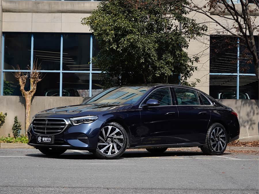 Mercedes-Benz E Class 2023 car image #3