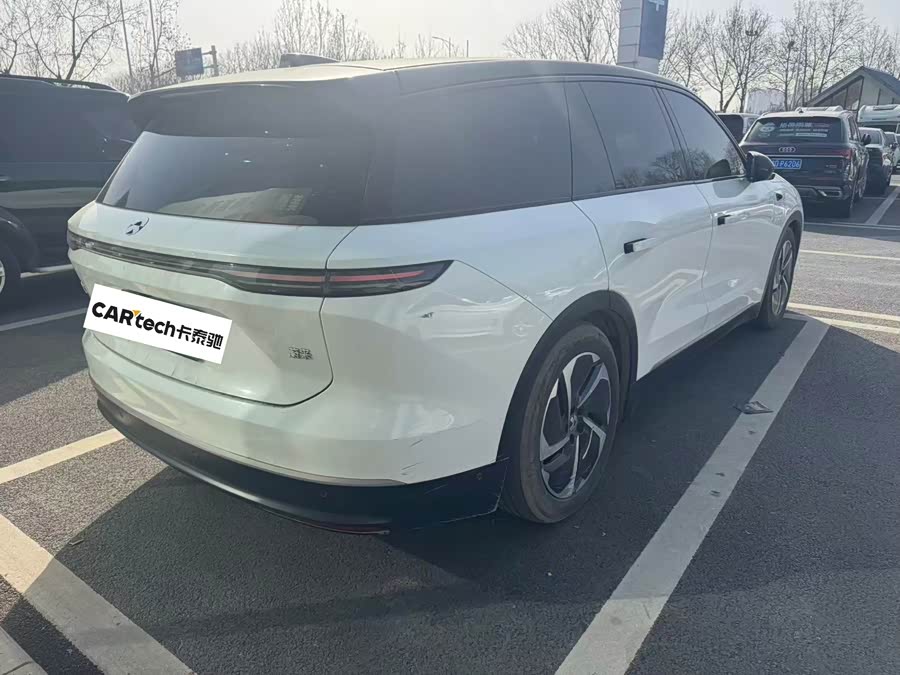 NIO ES8 2024 imagen de coche #3