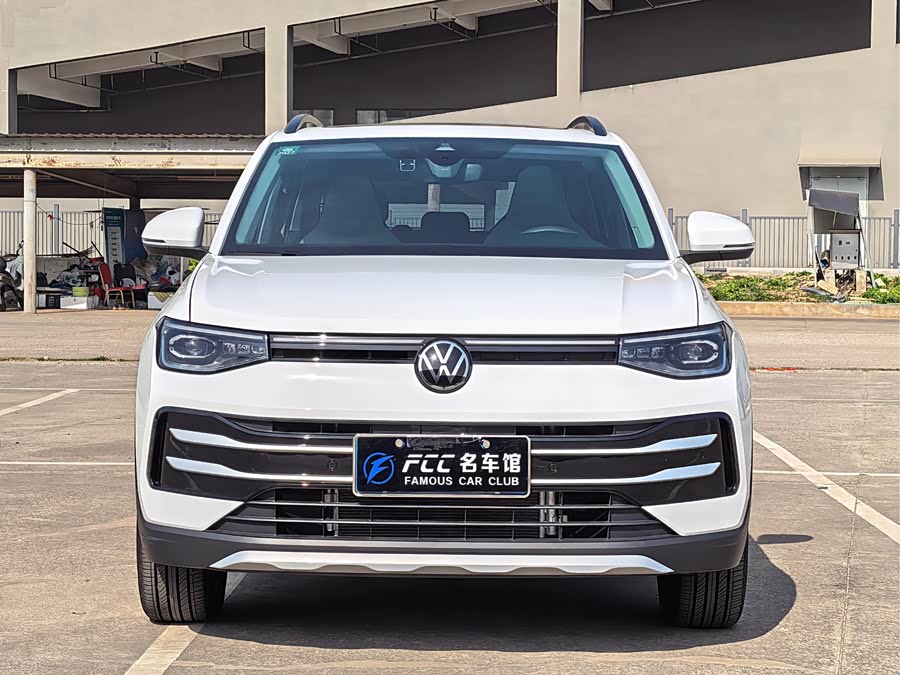 Volkswagen Tharu 2025 immagine di auto #3