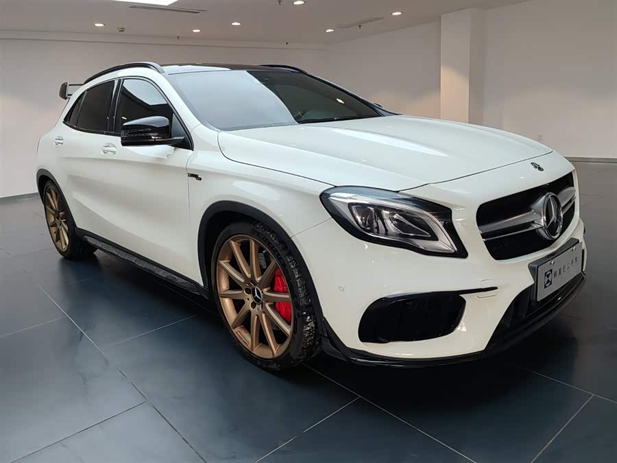 Mercedes-Benz GLA AMG 2018 car image #3