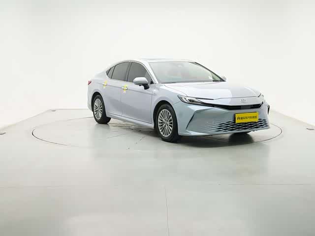Toyota Camry 2024 immagine di auto #3